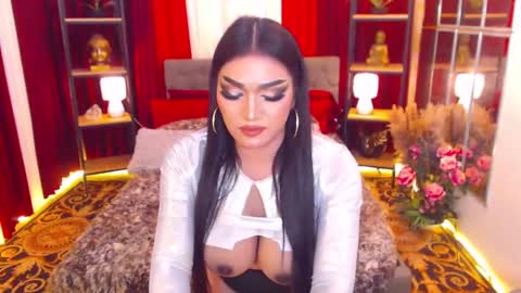Snapshot of alurajhenson chatting on 01-20-25, 10:15 Alura Jhenson online show from 01-20-25, 10:15