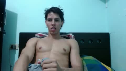 Snapshot of alvarodancer chatting on 10-06-25, 04:04 alvarodancer online show from 10-06-25, 04:04