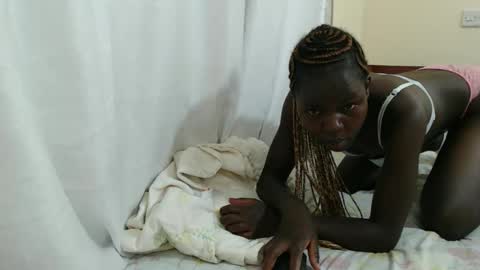 Snapshot of alvine_keji chatting on 10-16-25, 03:29 Alvine keji online show from 10-16-25, 03:29