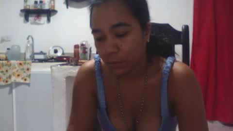 Snapshot of aly826805 chatting on 09-30-25, 05:01 analia online show from 09-30-25, 05:01