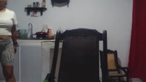 Snapshot of aly826805 chatting on 10-01-25, 03:56 analia online show from 10-01-25, 03:56