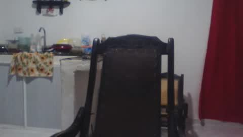 Snapshot of aly826805 chatting on 10-04-25, 04:43 analia online show from 10-04-25, 04:43