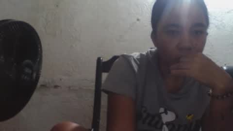 Snapshot of aly826805 chatting on 10-10-25, 06:12 analia online show from 10-10-25, 06:12