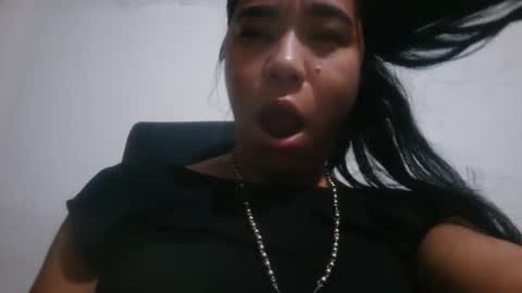 Snapshot of aly826805 chatting on 10-11-25, 04:33 analia online show from 10-11-25, 04:33