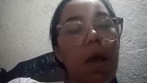 Snapshot of aly826805 chatting on 10-15-25, 02:44 analia online show from 10-15-25, 02:44