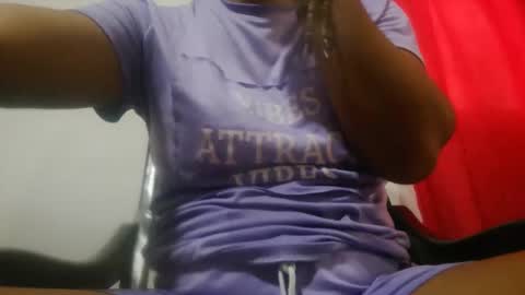 Snapshot of aly826805 chatting on 10-19-25, 06:19 analia online show from 10-19-25, 06:19