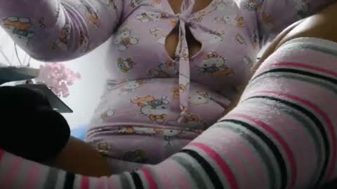 Snapshot of aly826805 chatting on 10-24-25, 03:47 analia online show from 10-24-25, 03:47