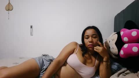 Snapshot of aly826805 chatting on 11-08-25, 05:07 analia online show from 11-08-25, 05:07