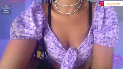Snapshot of alya_gomez chatting on 12-20-24, 08:45 online show from 12-20-24, 08:45