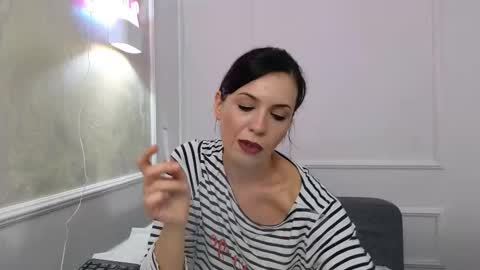 Snapshot of alyarei chatting on 10-18-25, 05:57 alyarei online show from 10-18-25, 05:57