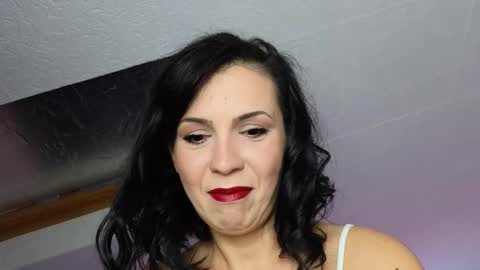 Snapshot of alyarei chatting on 10-19-25, 05:57 alyarei online show from 10-19-25, 05:57