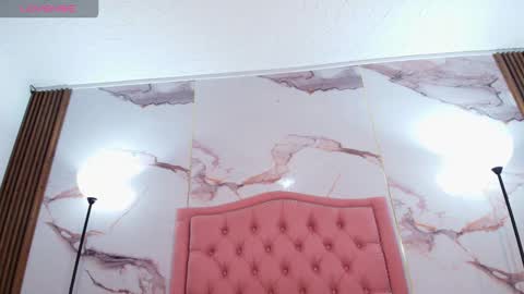 Snapshot of alyathompson chatting on 12-18-25, 04:18 Alya online show from 12-18-25, 04:18