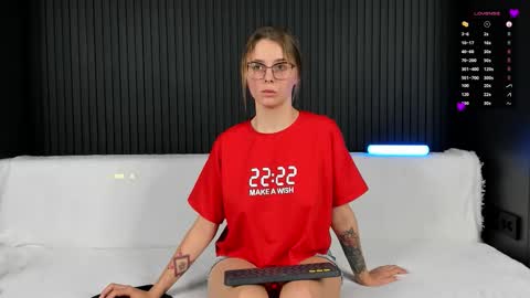 Alena online show from 11-23-25, 04:29