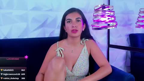 Snapshot of alys_molly chatting on 02-11-25, 09:09 sopie online show from 02-11-25, 09:09