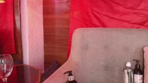 Snapshot of alys_molly chatting on 02-14-25, 02:12 sopie online show from 02-14-25, 02:12