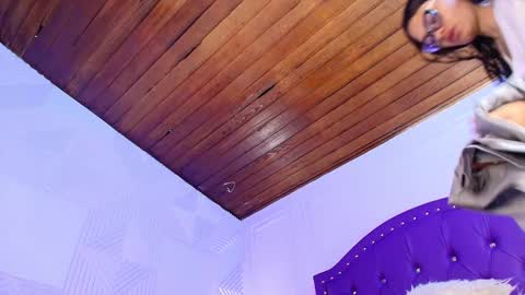 Snapshot of alys_molly chatting on 03-09-26, 11:03 sopie online show from 03-09-26, 11:03