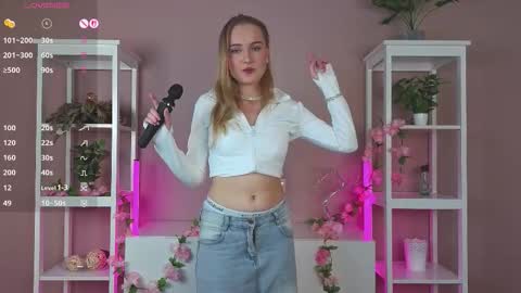 Snapshot of alyshaperkowski chatting on 09-12-25, 05:35 Vanessa online show from 09-12-25, 05:35