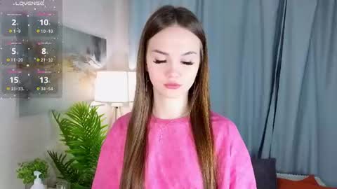 Snapshot of alyshaplescia chatting on 07-17-26, 04:56 Mona online show from 07-17-26, 04:56