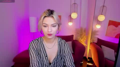 Snapshot of alysiasun chatting on 11-02-25, 01:57 Alysia online show from 11-02-25, 01:57