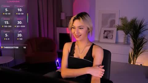 Snapshot of alysiasun chatting on 11-14-25, 02:38 Alysia online show from 11-14-25, 02:38