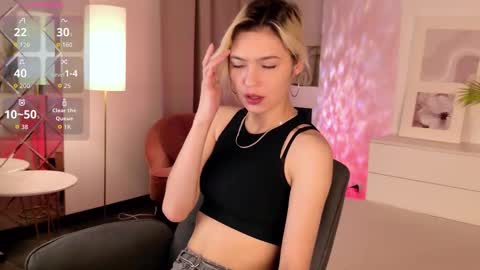 Snapshot of alysiasun chatting on 01-12-26, 09:53 Alysia online show from 01-12-26, 09:53