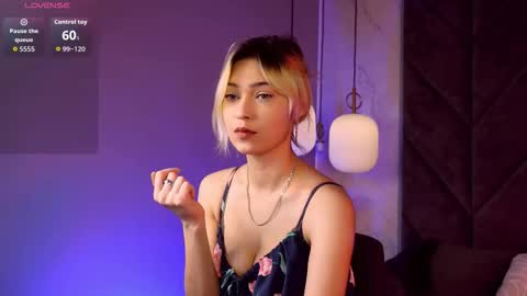 Snapshot of alysiasun chatting on 02-08-26, 09:29 Alysia online show from 02-08-26, 09:29