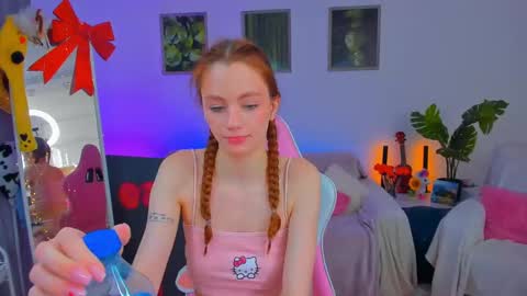 Snapshot of alyssa_smitt chatting on 01-25-25, 10:29 alyssa_smitt online show from 01-25-25, 10:29