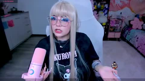  . Monday to Saturday at 10pm and 6am Colombia time online show from 04-18-26, 02:48