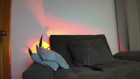 Snapshot of alyssia_wolds_1 chatting on 06-15-26, 02:03 alyssia wolds online show from 06-15-26, 02:03