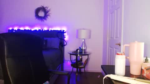 Snapshot of alyssiaamorexo chatting on 03-28-26, 05:23 Alyssiaamorexo online show from 03-28-26, 05:23
