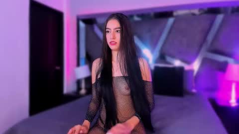 Snapshot of alysslender chatting on 11-09-25, 03:16 Alys online show from 11-09-25, 03:16