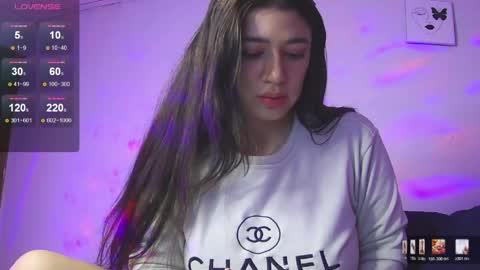 Snapshot of alythia chatting on 06-10-26, 01:28 alythia online show from 06-10-26, 01:28