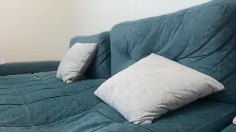 Snapshot of alywa60 chatting on 01-21-25, 05:41 Luka online show from 01-21-25, 05:41