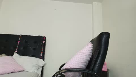 Isabella online show from 02-10-25, 10:51