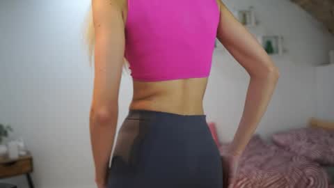 Snapshot of amai__liu chatting on 09-27-25, 11:48 Amai Liu online show from 09-27-25, 11:48