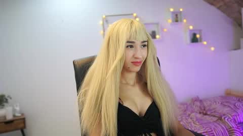 Snapshot of amai__liu chatting on 10-19-25, 05:57 Amai Liu online show from 10-19-25, 05:57