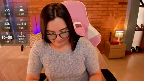 Hi Im AmaiaHelp me reach 100 likes online show from 05-18-26, 04:35