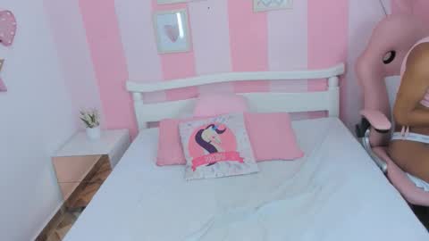 Snapshot of amaia_monroe chatting on 12-05-25, 04:36 amaia_monroe online show from 12-05-25, 04:36