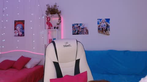 Snapshot of amala_lee chatting on 02-09-25, 02:17 Alice online show from 02-09-25, 02:17