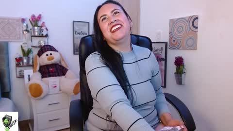 Snapshot of amalia_brunette chatting on 12-08-24, 11:19 AMALIA online show from 12-08-24, 11:19