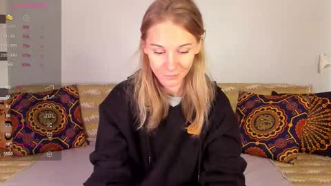 Snapshot of amalia_mio chatting on 10-22-25, 07:52 Amalia online show from 10-22-25, 07:52