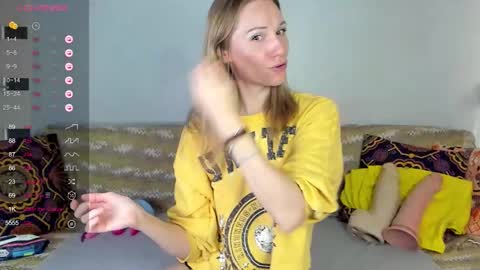 Snapshot of amalia_mio chatting on 10-24-25, 10:11 Amalia online show from 10-24-25, 10:11