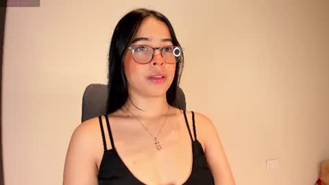 Amalia    real MIA  online show from 06-11-26, 02:33