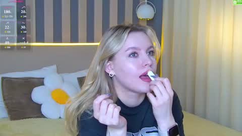 Snapshot of amaliabell chatting on 06-20-26, 01:14 Amalia online show from 06-20-26, 01:14