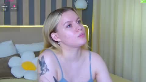 Snapshot of amaliabell chatting on 06-28-26, 01:17 Amalia online show from 06-28-26, 01:17