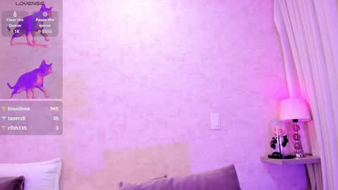 Snapshot of amanda_26 chatting on 01-19-25, 03:39 Luisa online show from 01-19-25, 03:39