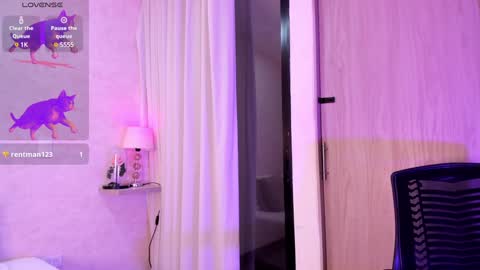 Snapshot of amanda_26 chatting on 01-23-25, 03:05 Luisa online show from 01-23-25, 03:05