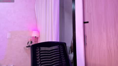 Snapshot of amanda_26 chatting on 01-23-25, 11:15 Luisa online show from 01-23-25, 11:15