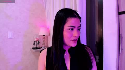 Snapshot of amanda_26 chatting on 01-29-25, 01:37 Luisa online show from 01-29-25, 01:37