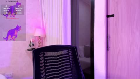 Snapshot of amanda_26 chatting on 01-30-25, 01:11 Luisa online show from 01-30-25, 01:11